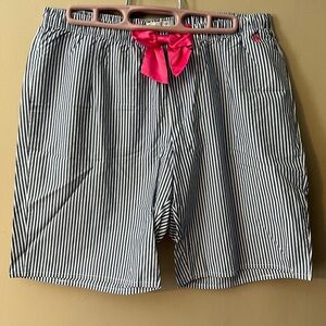 Abercrombie & Fitch L women’s elastic waist pull on cotton sleeper shorts.
